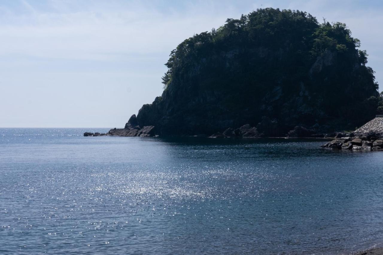 فندق Retreat佐渡風島 グランピング- Self Check-In Only Sado المظهر الخارجي الصورة